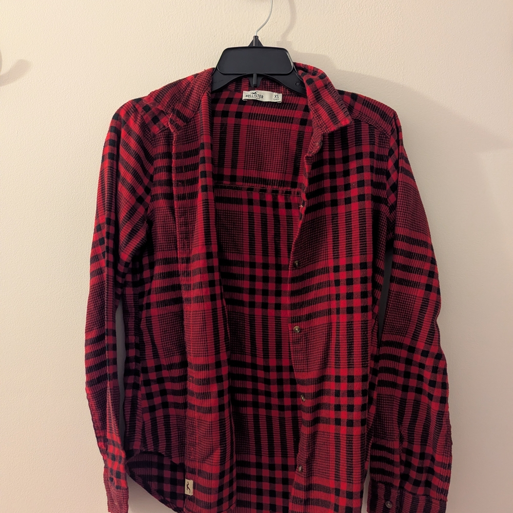 Hollister Red Plaid Women's Long Sleeve Shirt